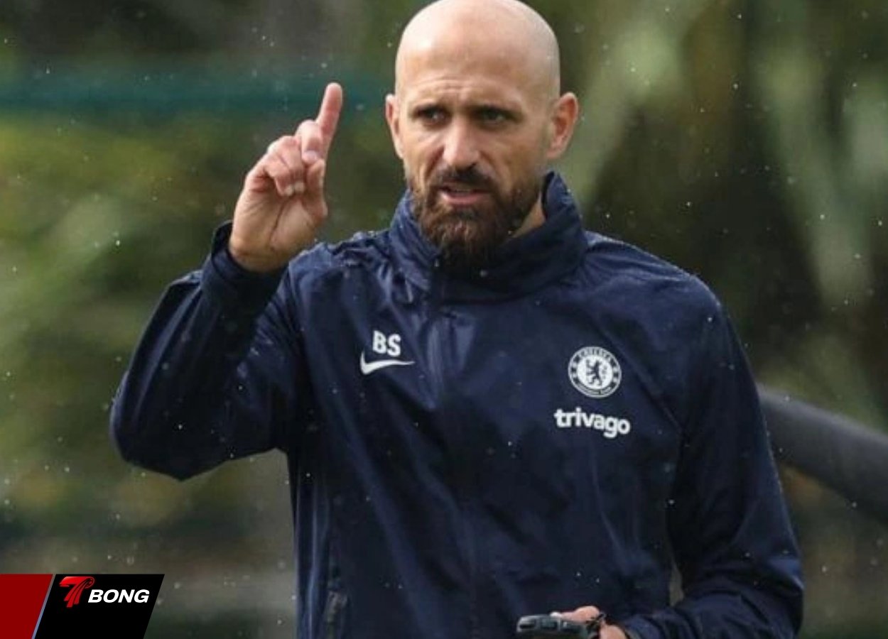 Bruno Saltor đã bắt đầu phụ trách các buổi tập tại trung tâm Enfield